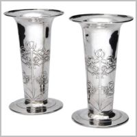 Cymric silver vases, image on onlinegalleries.com,.jpg